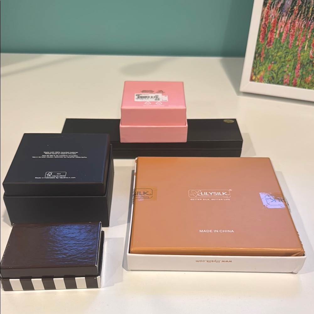 Assorted Designer Gift Boxes - Picture 8 of 8